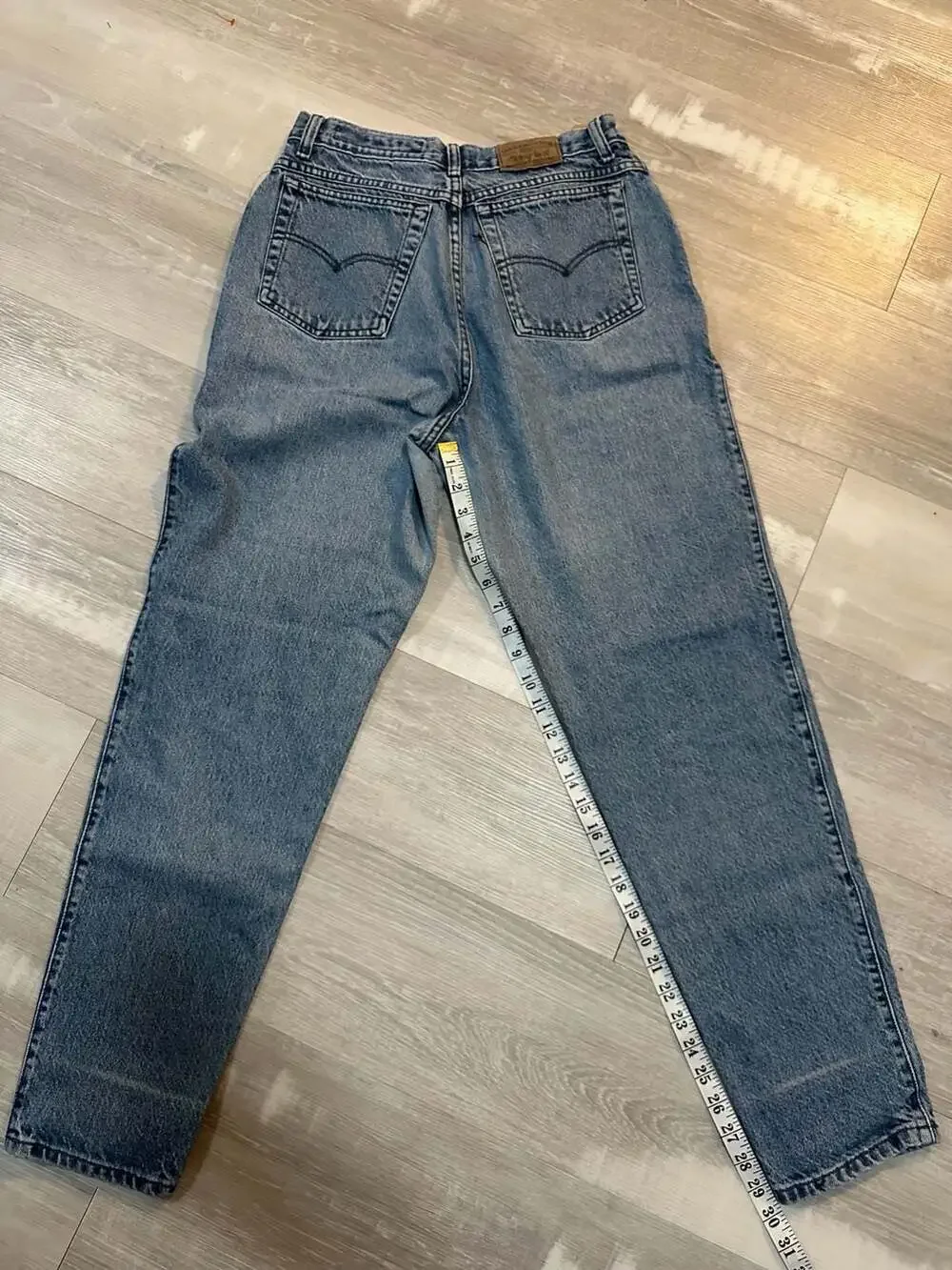 Vintage Levi's 900 Series High Rise Relaxed Fit Tapered Jeans